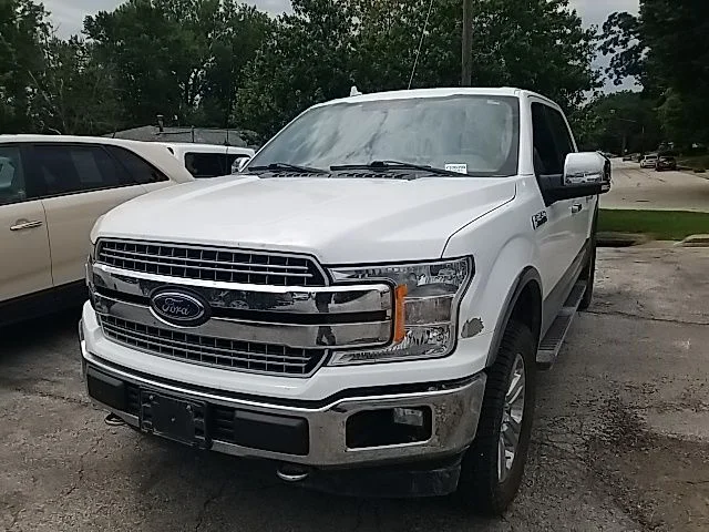 Used 2018 White Ford Lariat image 10