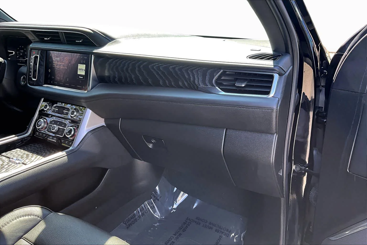 Used 2023 Onyx Black GMC Denali image 36