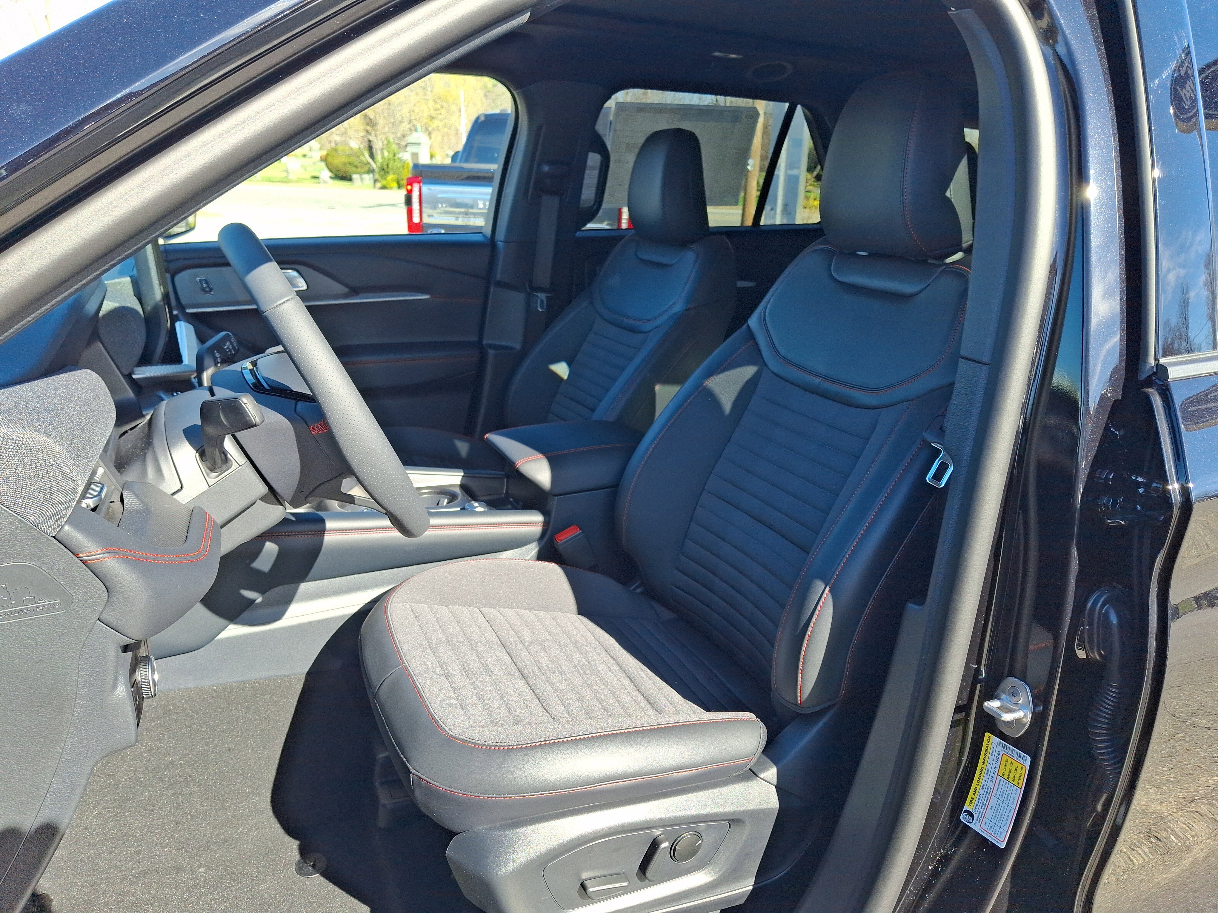New 2026 Agate Black Metallic Ford ST-Line image 11