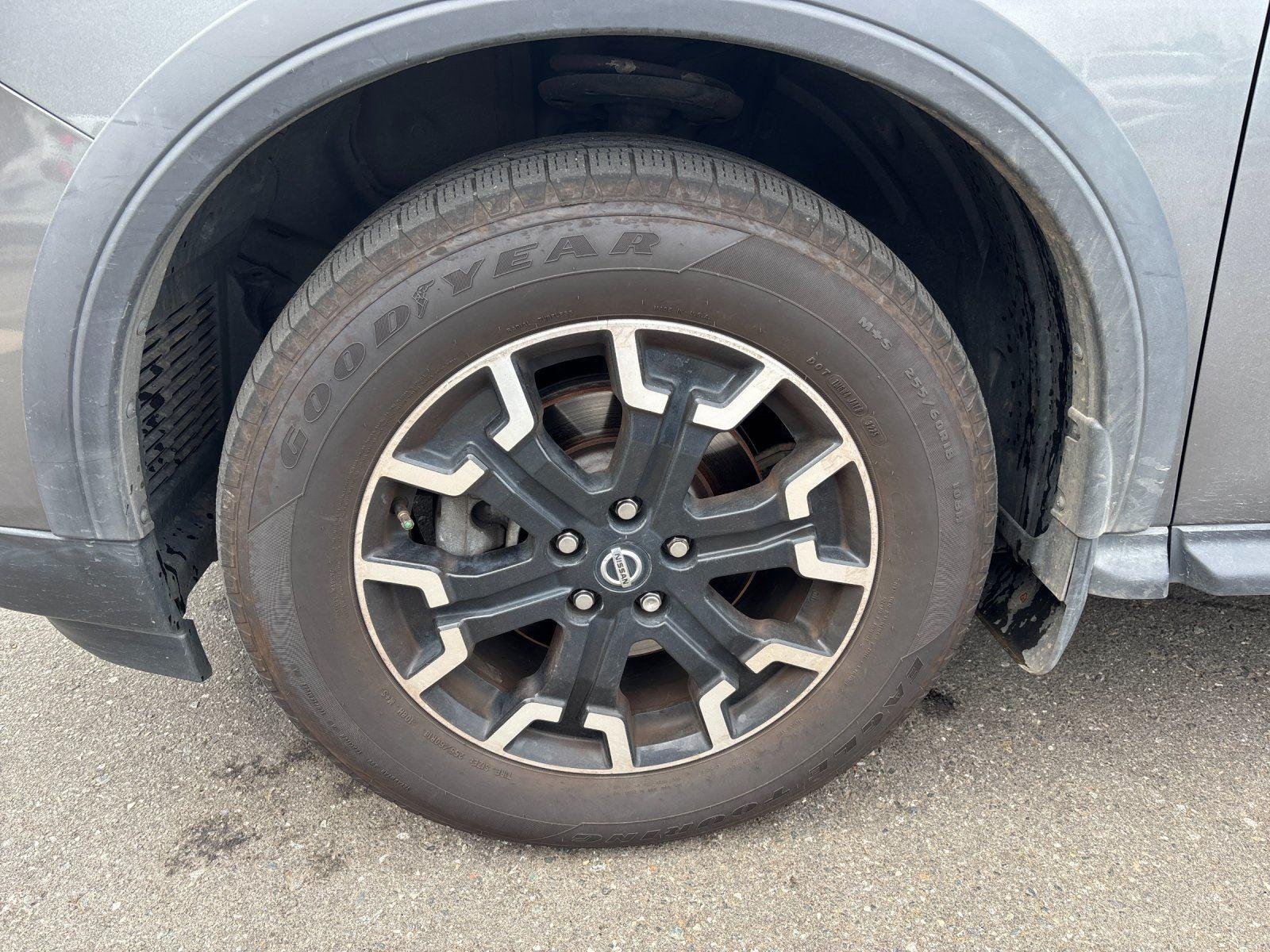 Used 2020 Gun Metallic Nissan SL image 9