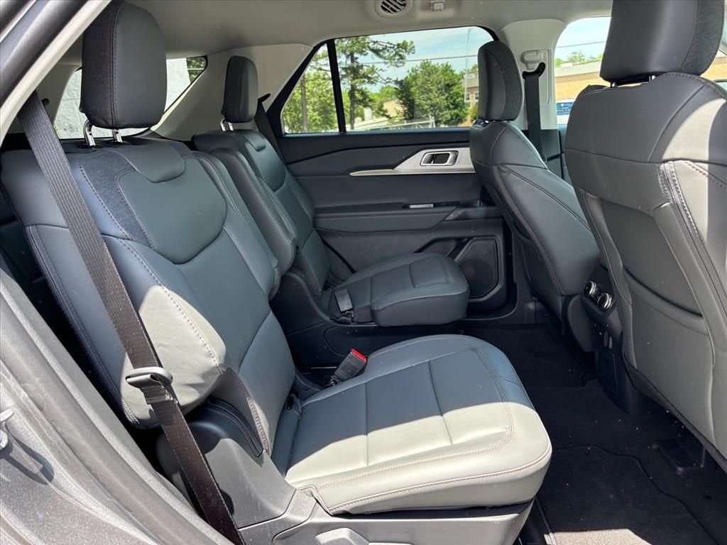 New 2026 Carbonized Gray Metallic Ford Active image 12