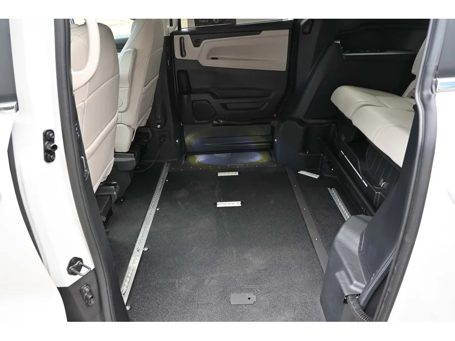 2025 Honda Odyssey EX-L - Photo 28