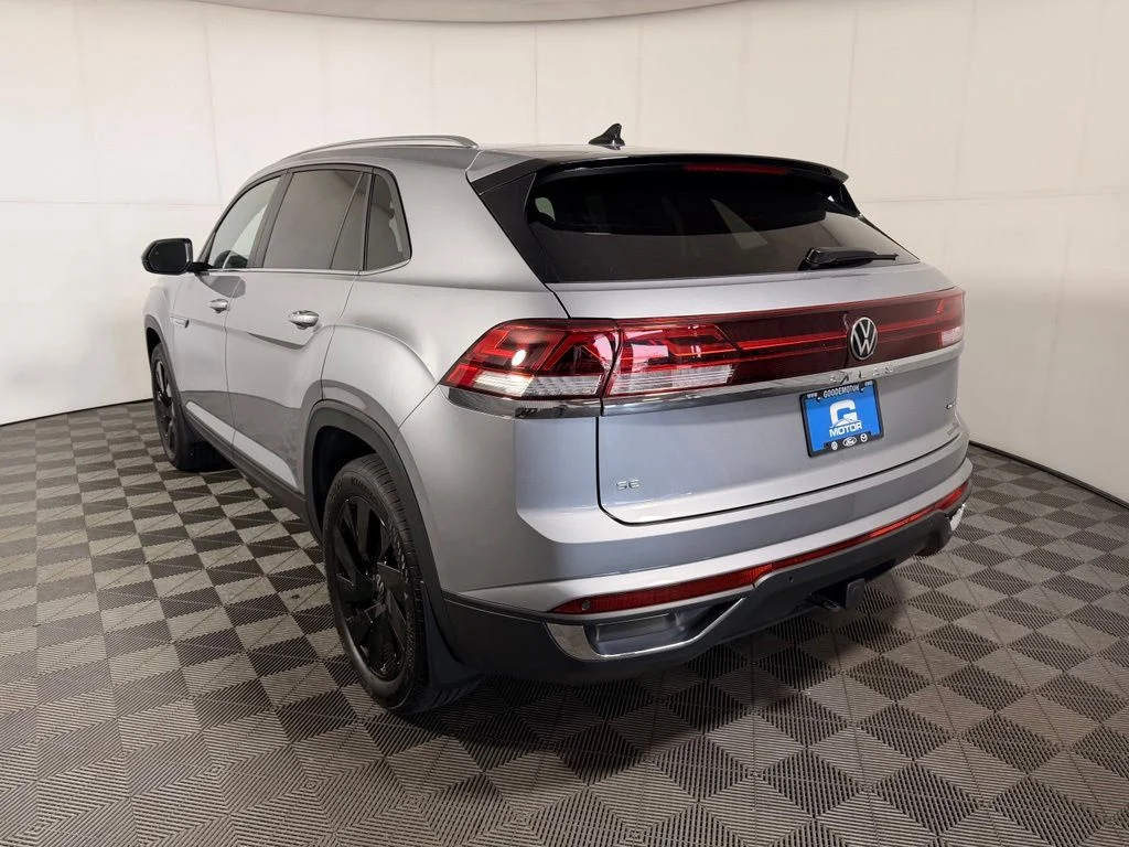 New 2026 Silver Volkswagen 2.0T SE w/Technology image 5