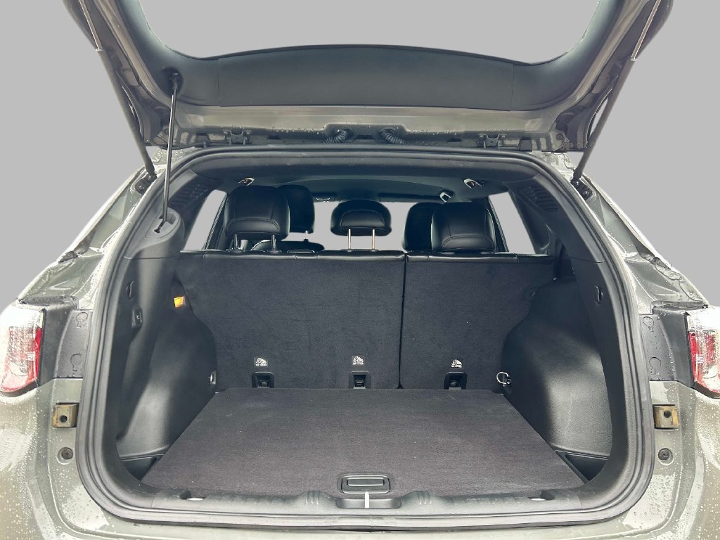 Used 2023 Gray Jeep Latitude Lux image 12