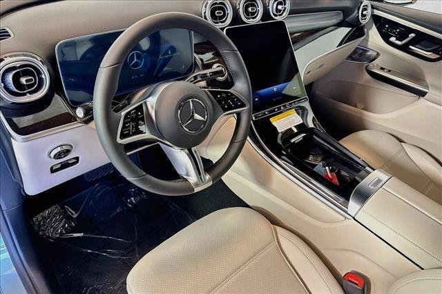 New 2026 Verde Silver Metallic Mercedes-Benz GLC 300 image 39