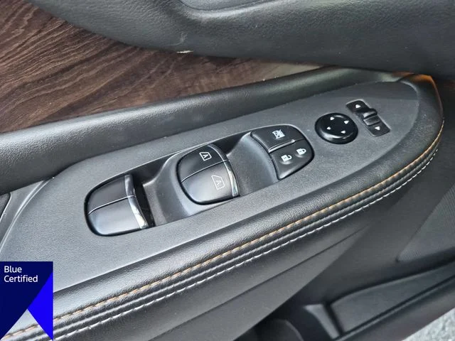 Used 2021 Red Nissan Platinum image 13