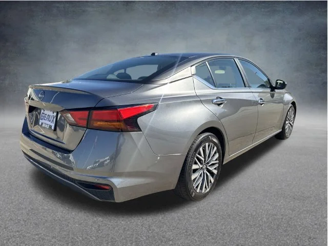 Used 2025 Gray Nissan 2.5 SV image 15