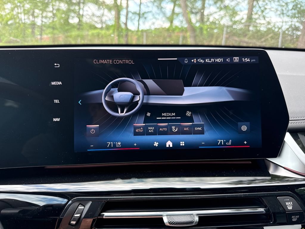 New 2026 White BMW xDrive28i image 18
