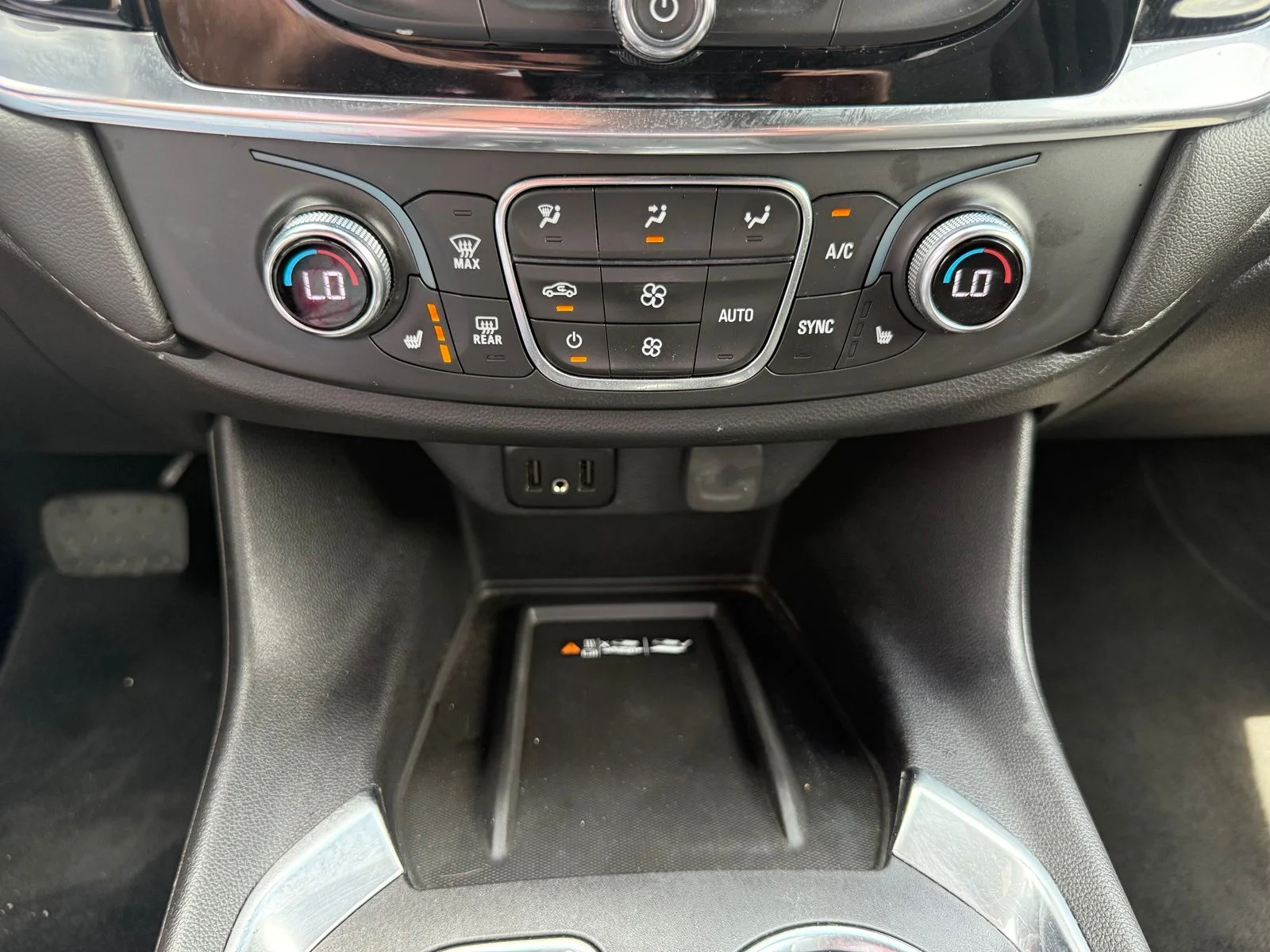 2023 Chevrolet Traverse 1LT - Photo 24
