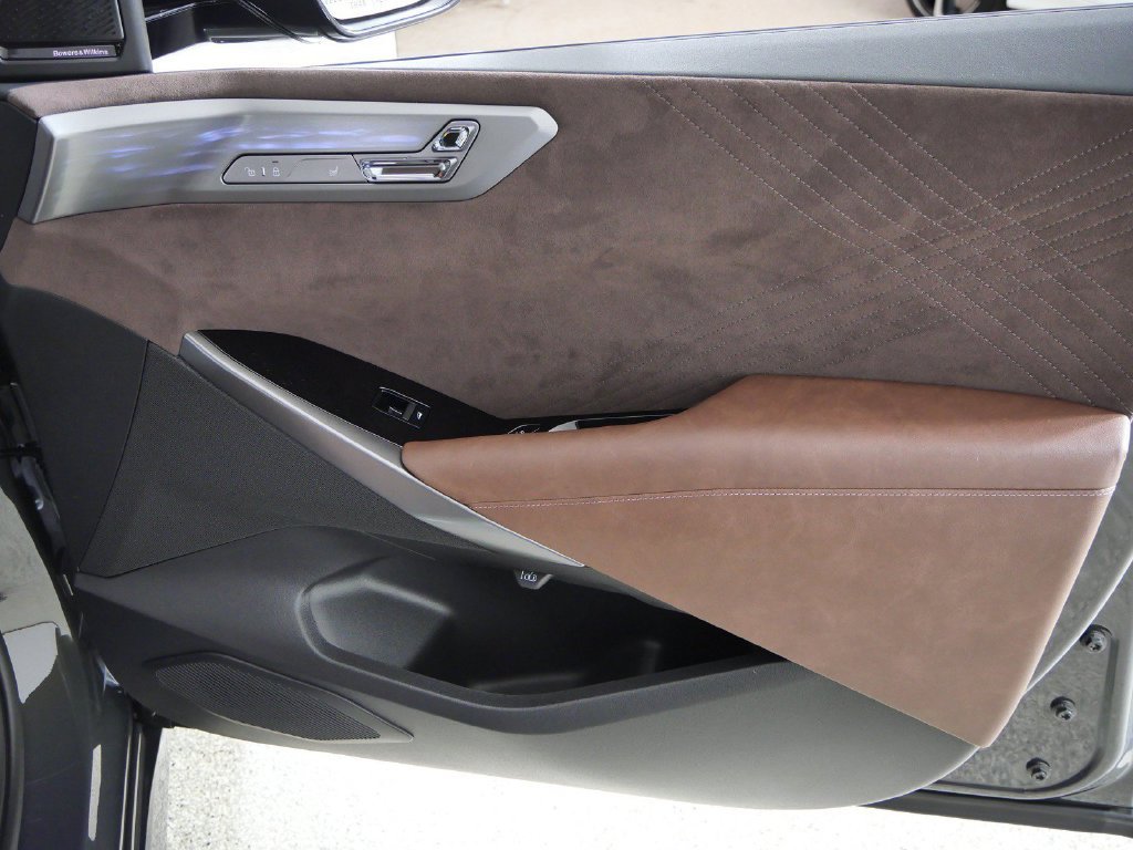 New 2027 Dravit Grey Metallic BMW  image 21