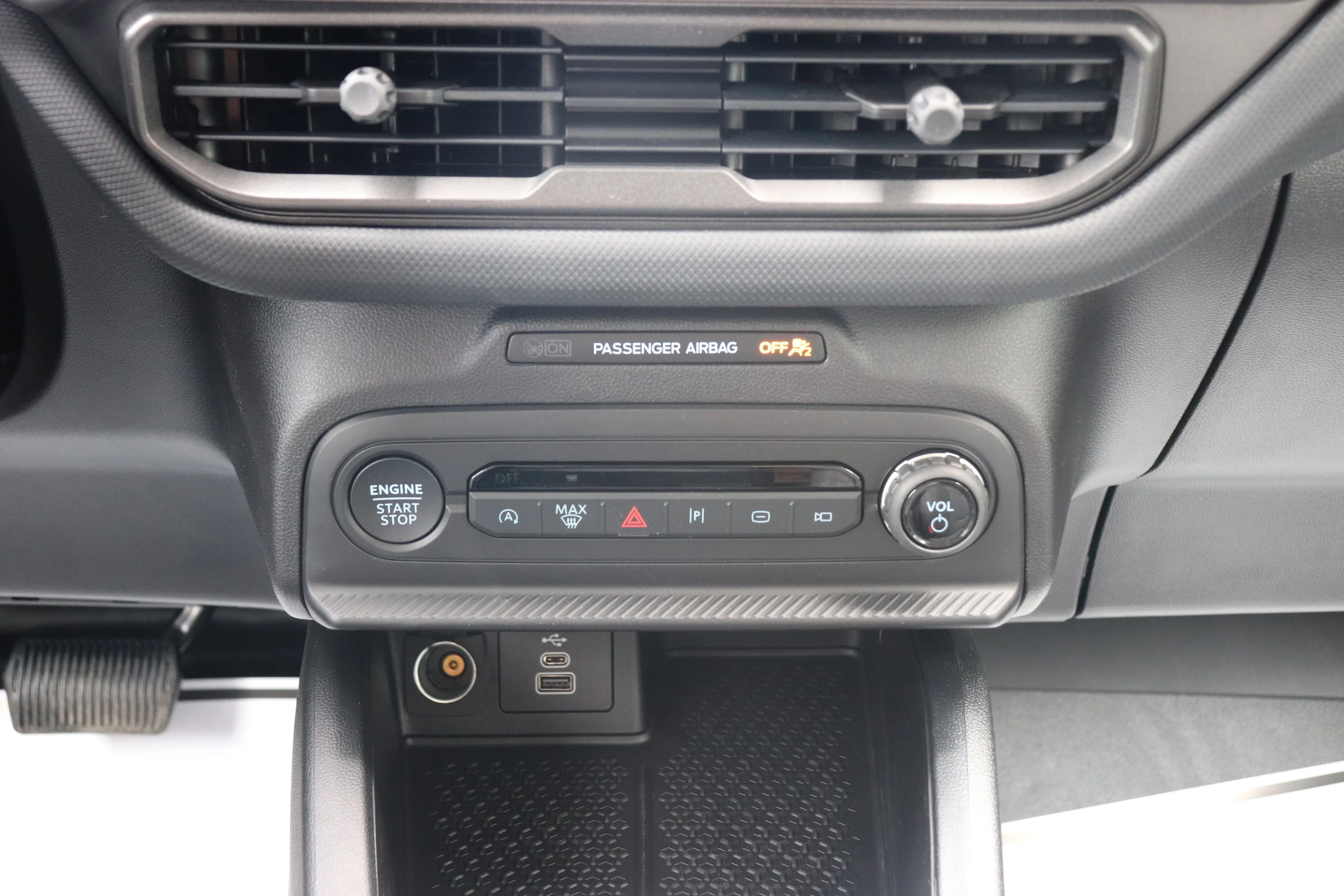 New 2026 CARBONIZED GREY Ford Badlands image 17