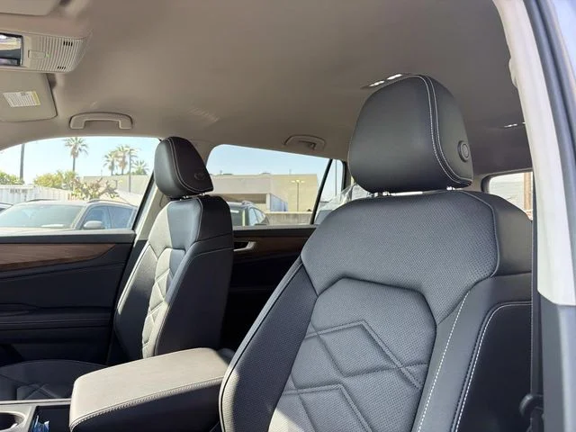 New 2026 Silver Volkswagen 2.0T SE image 17
