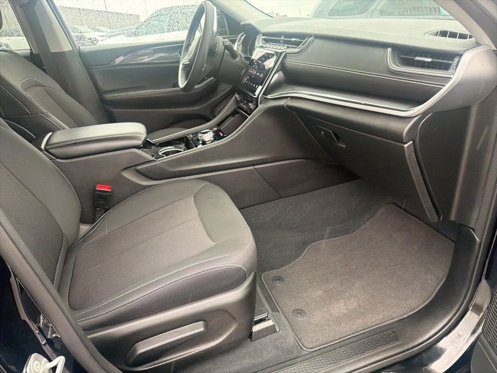 Used 2023 Black Jeep Laredo image 22