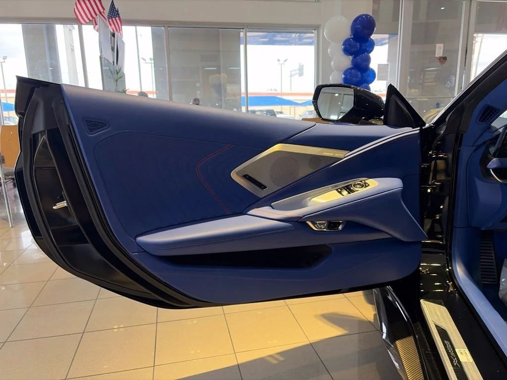 2027 Chevrolet Corvette 3LT - Photo 11