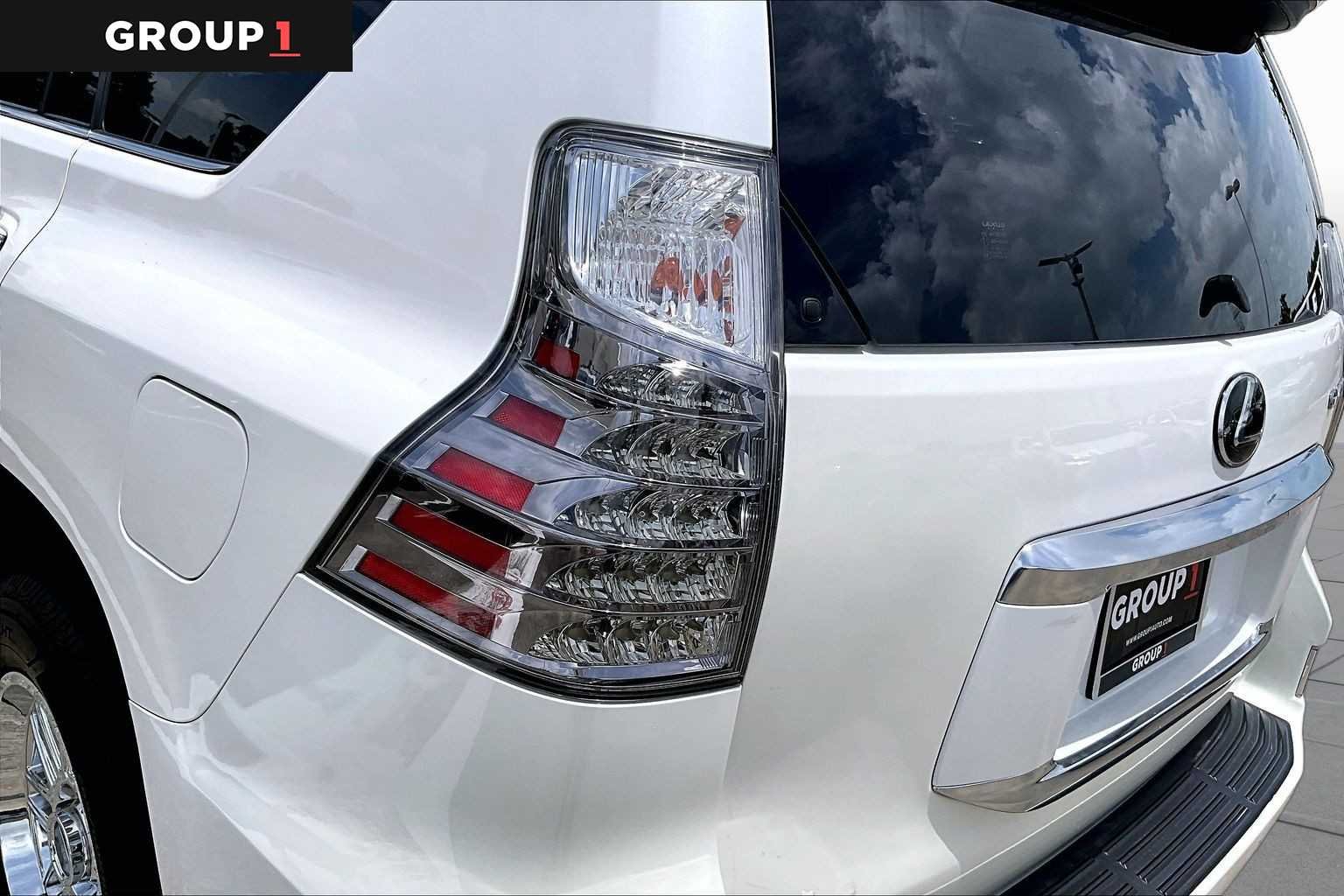Used 2020 Starfire Pearl Lexus Premium image 26