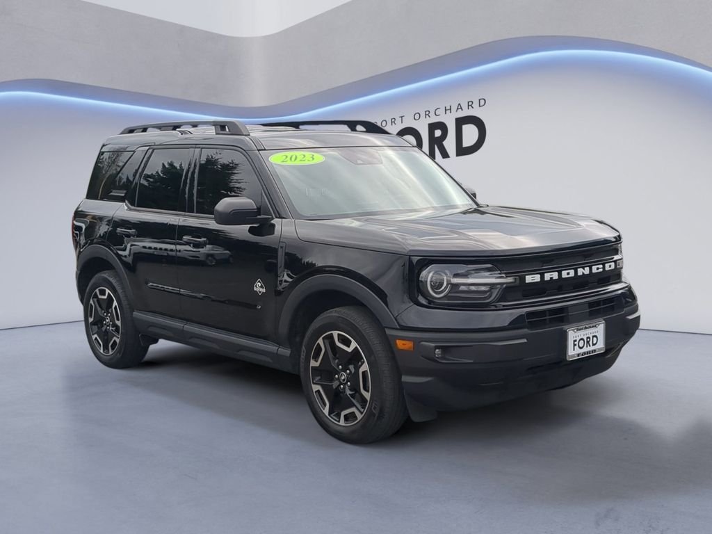 Used 2023 Shadow Black Ford Outer Banks image 9