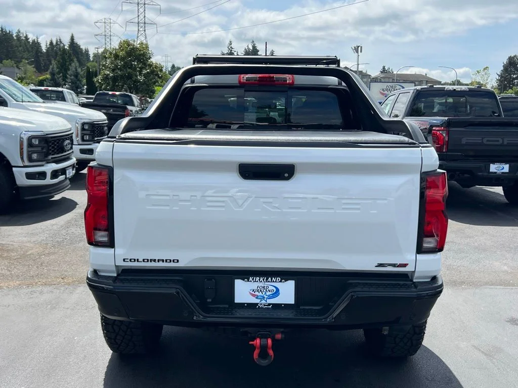 2025 Chevrolet Colorado ZR2 - Photo 8