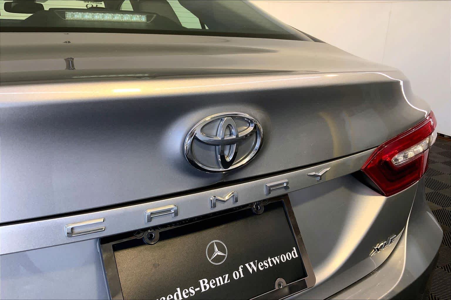 Used 2019 Celestial Silver Metallic Toyota XLE image 33