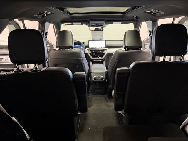 Used 2025 Star White Ford ST image 31