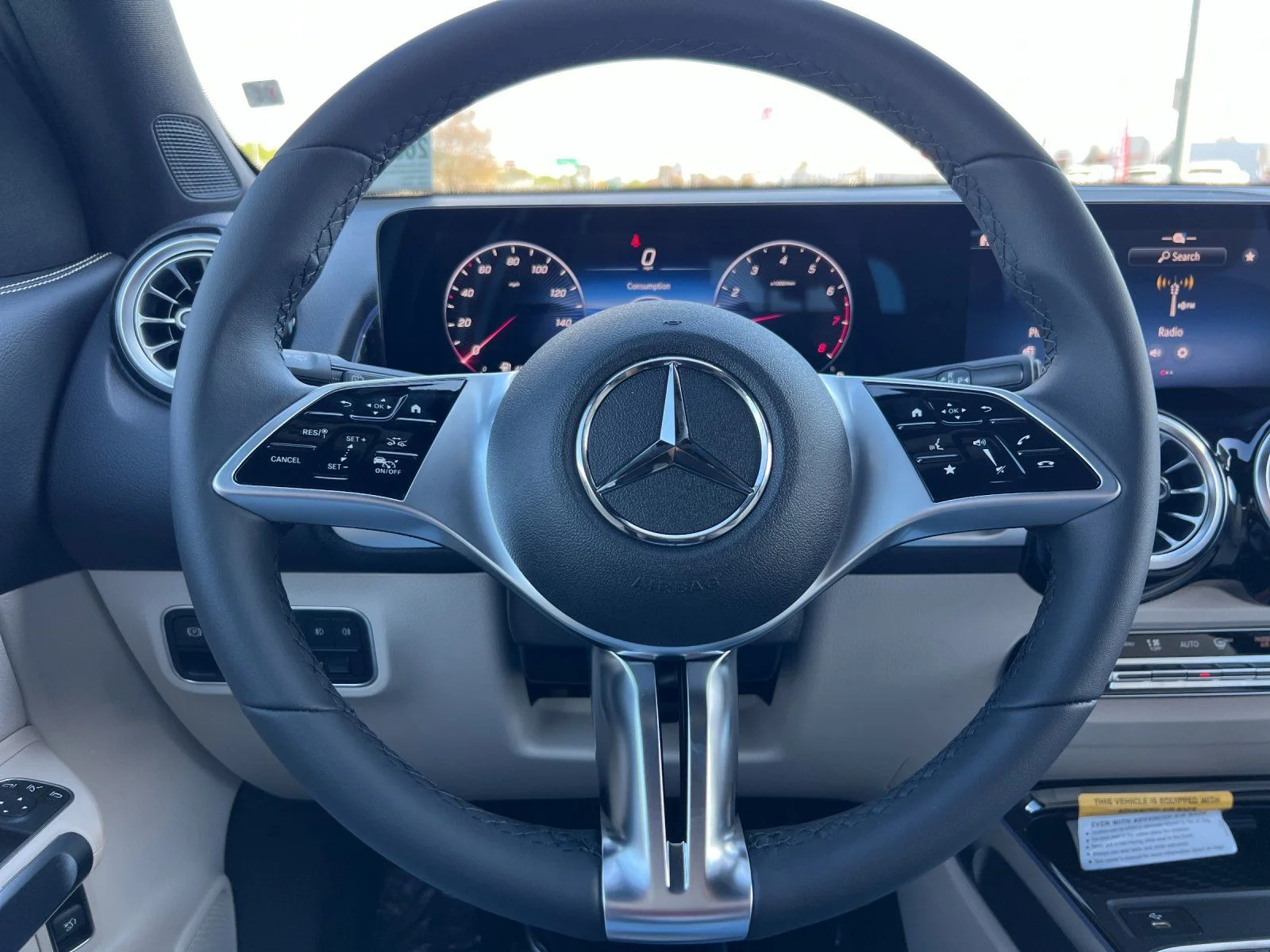 New 2026 White Mercedes-Benz GLB 250 image 26
