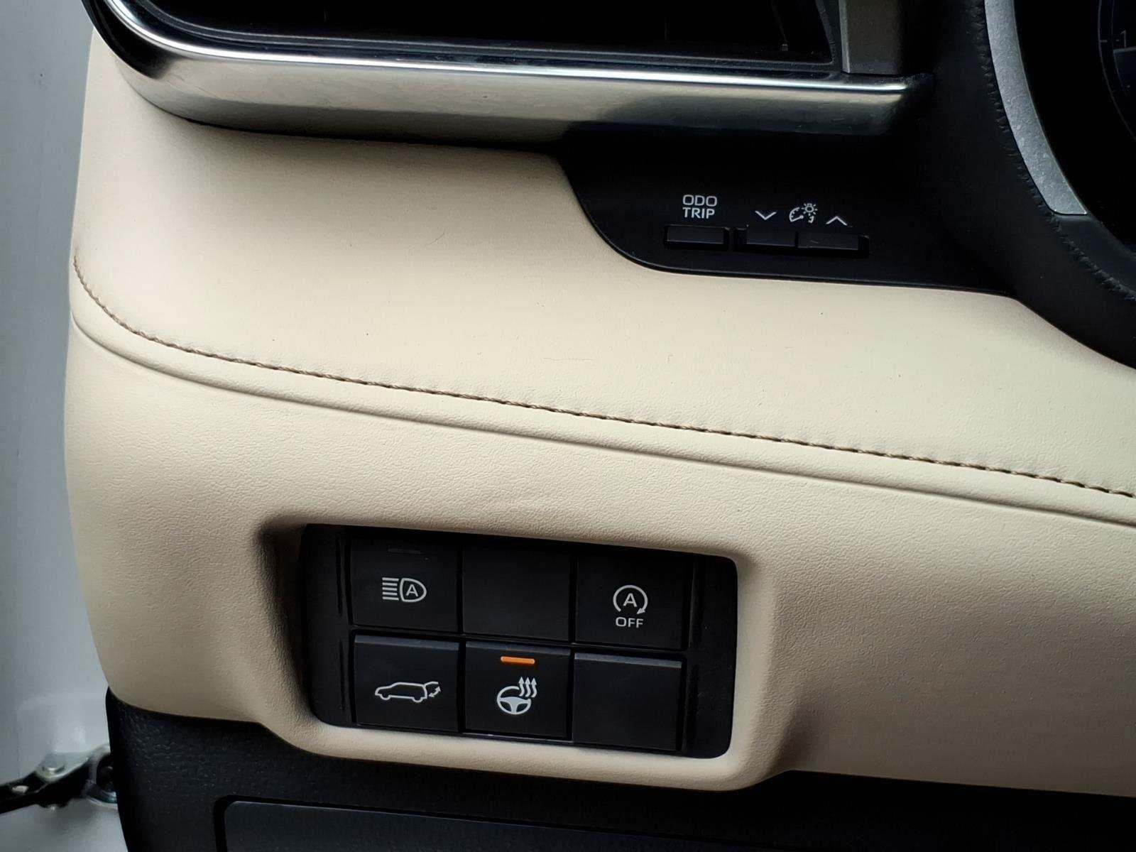 Used 2024 Wind Chill Pearl Toyota Limited image 19