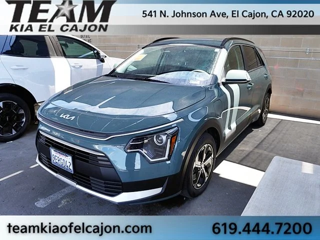 Used 2023 Green Kia EX image 1