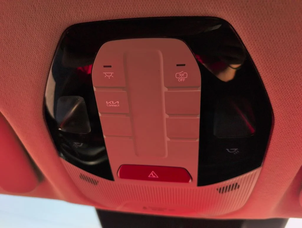 2025 Kia K4 LXS - Photo 26