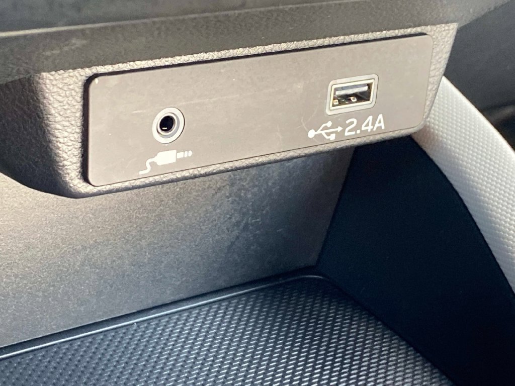 Used 2025 Gray Subaru Base image 29