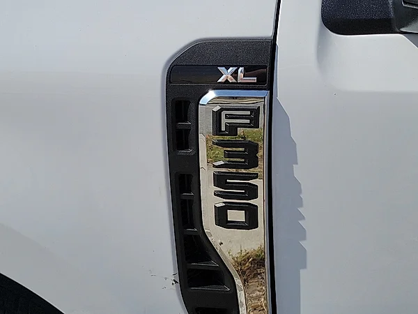 2026 Ford F-350 Super Duty Chassis Cab XL - Photo 10