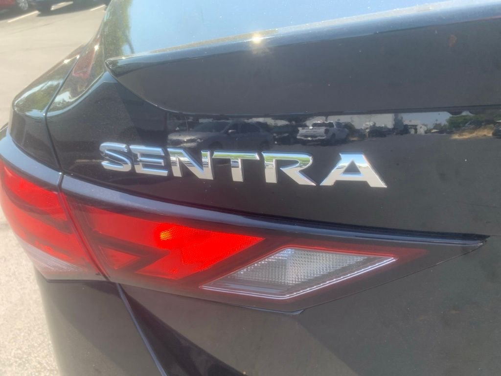 Used 2023 Super Black Nissan SR image 7