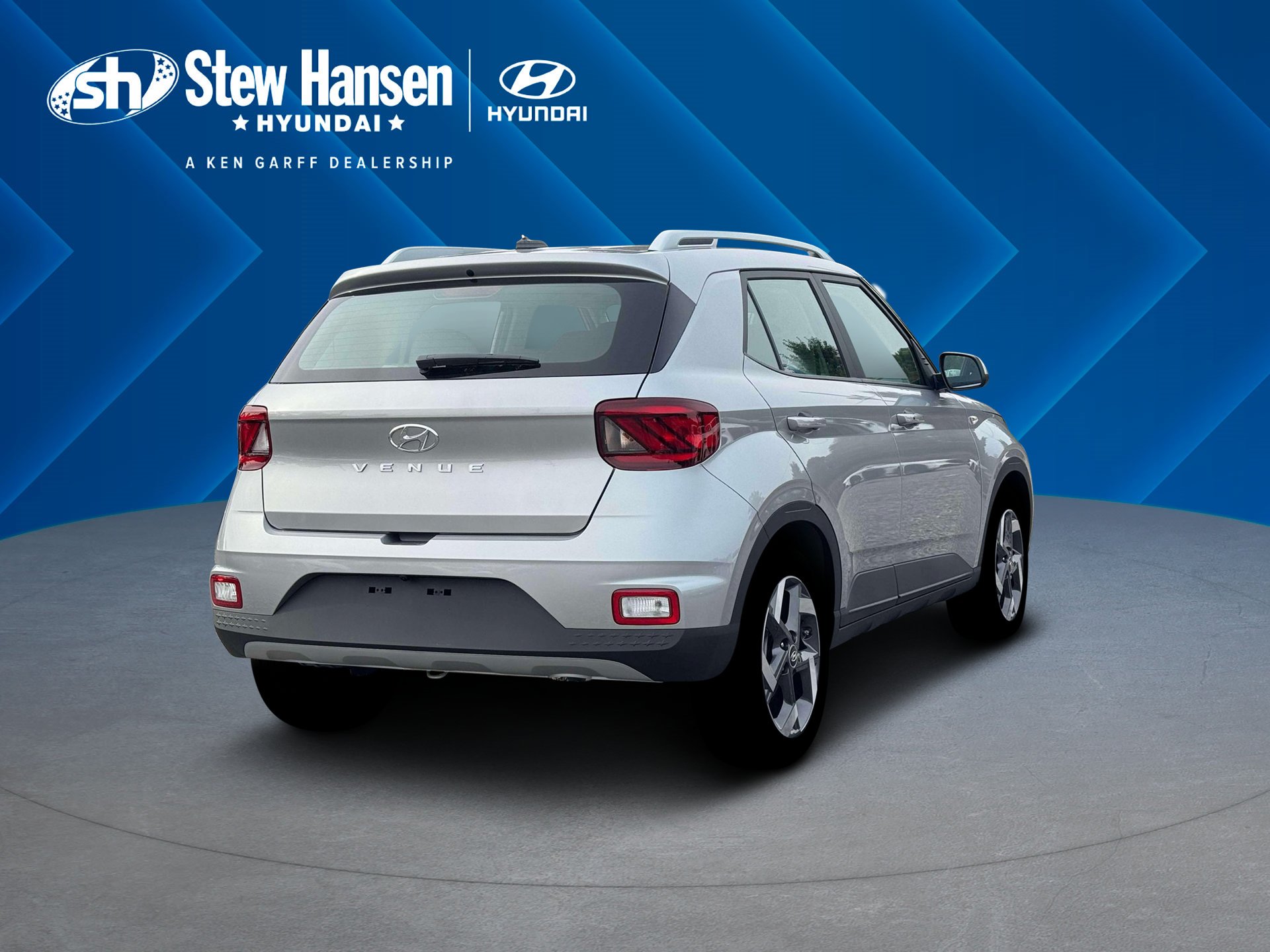 New 2026 Shimmering Silver Hyundai SEL image 7
