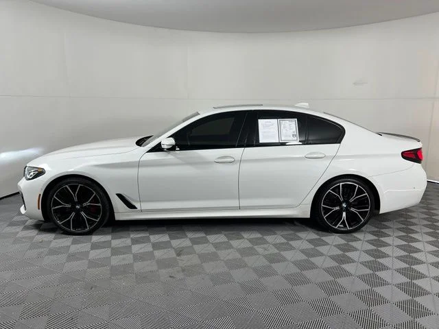 Used 2023 White BMW 540i image 4