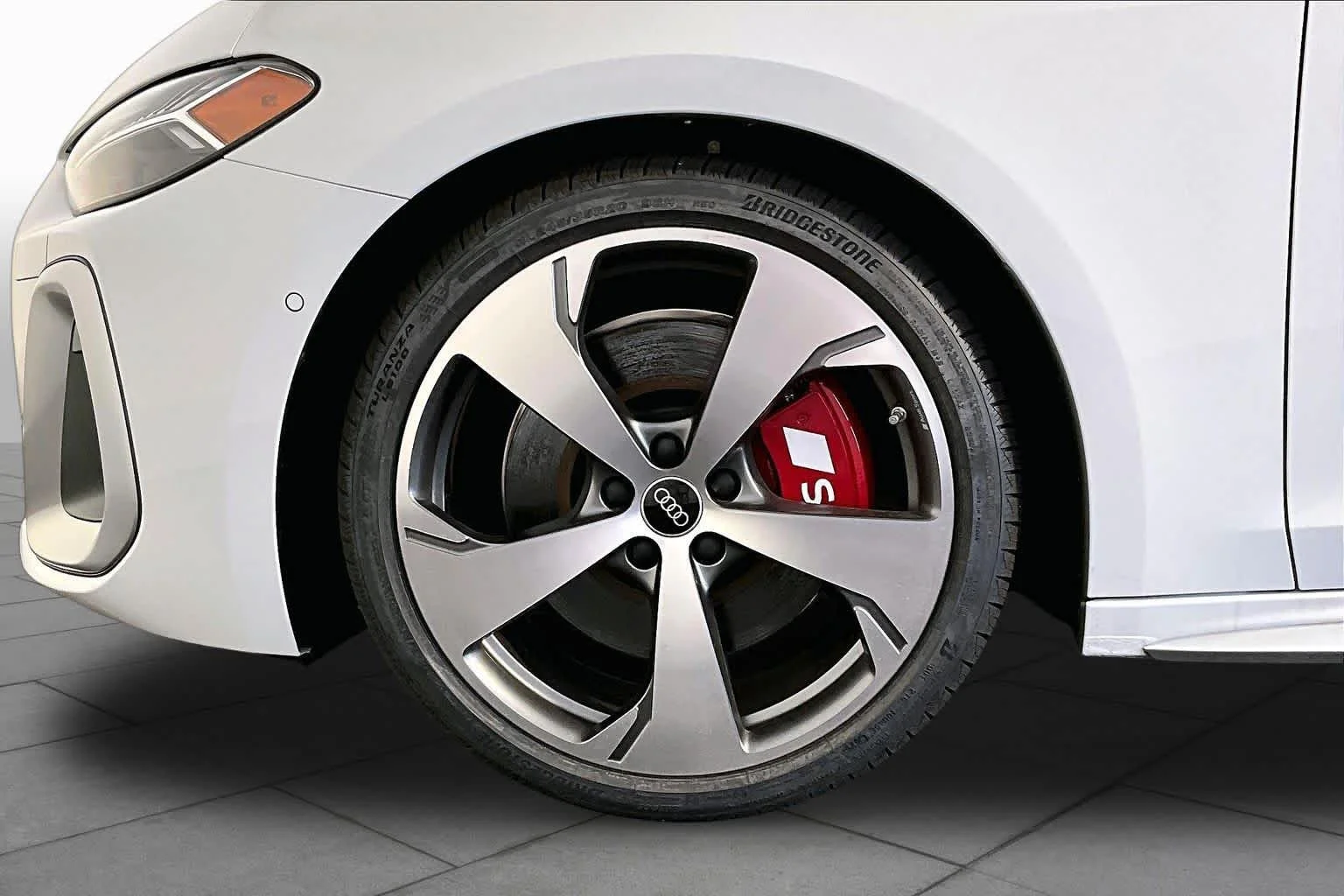 New 2026 Glacier White m Audi Premium Plus image 12