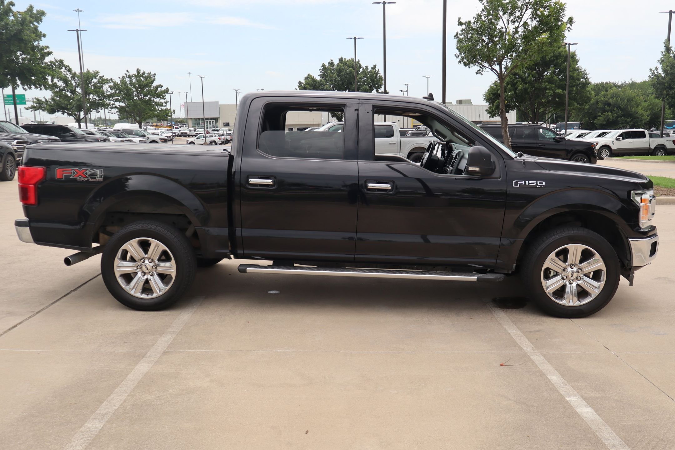 Used 2020 Black Metallic Ford XLT image 2