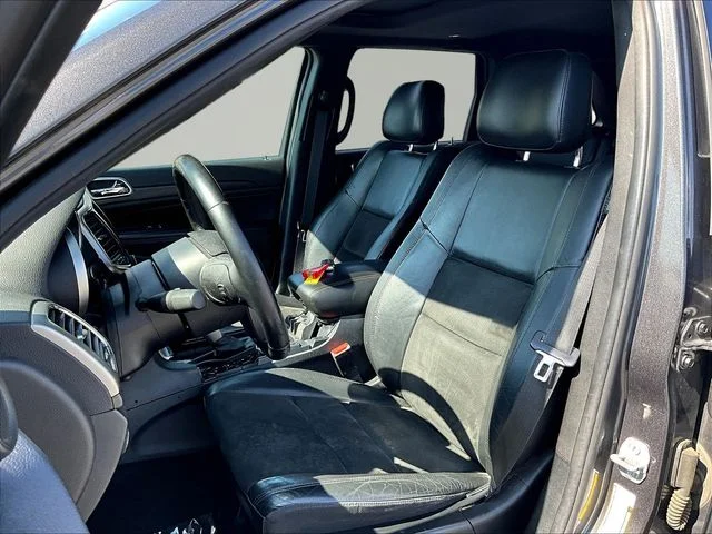 Used 2018 Gray Jeep Altitude image 23