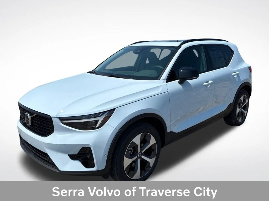 2026 Volvo XC40 B5 Plus Dark AWD's photo