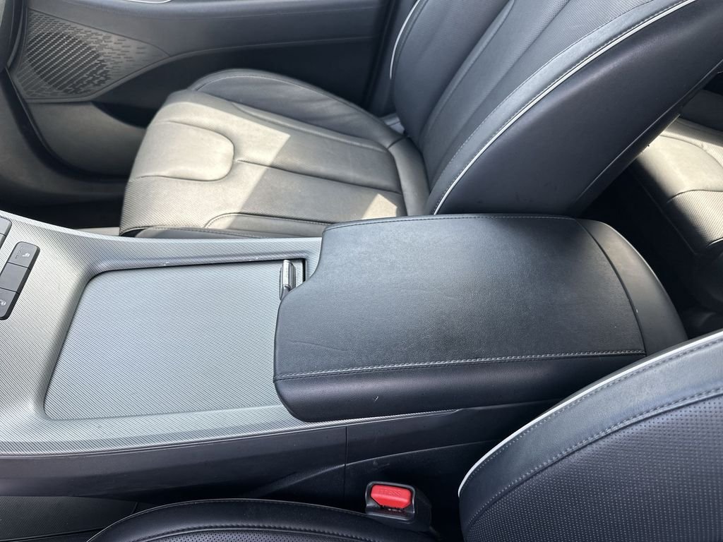 Used 2025 Silver Hyundai SEL image 27