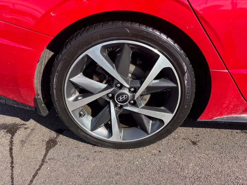 Used 2021 Red Hyundai SEL Plus image 15