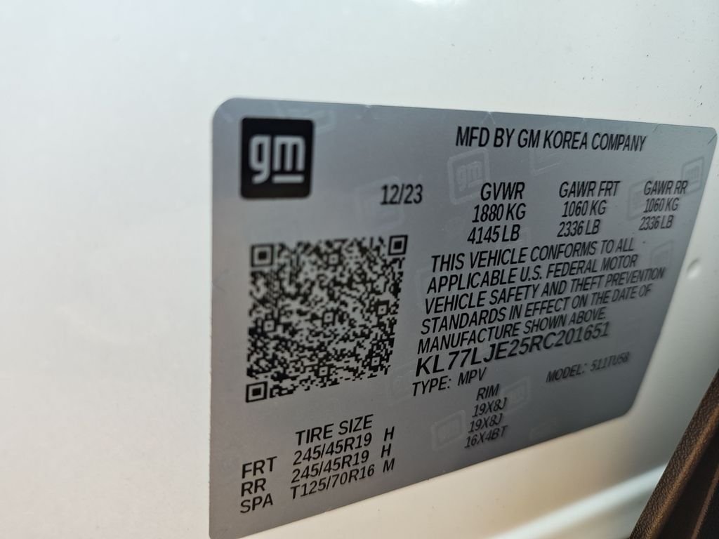 Used 2024 White Chevrolet 2RS image 25