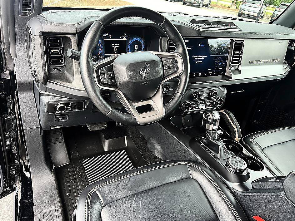 Used 2025 Shadow Black Ford Badlands image 18