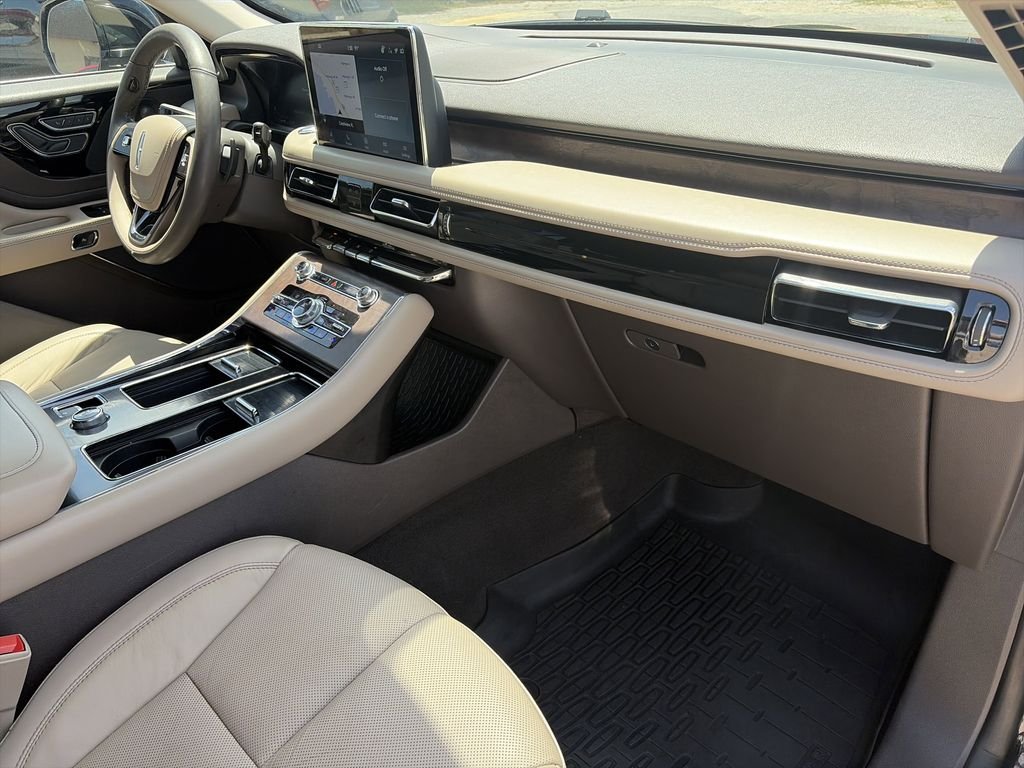 Used 2023 Black Lincoln Reserve image 31