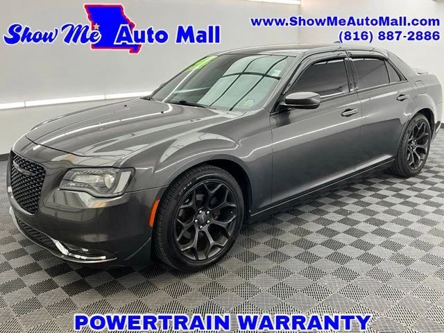 2019 Chrysler 300 S's photo