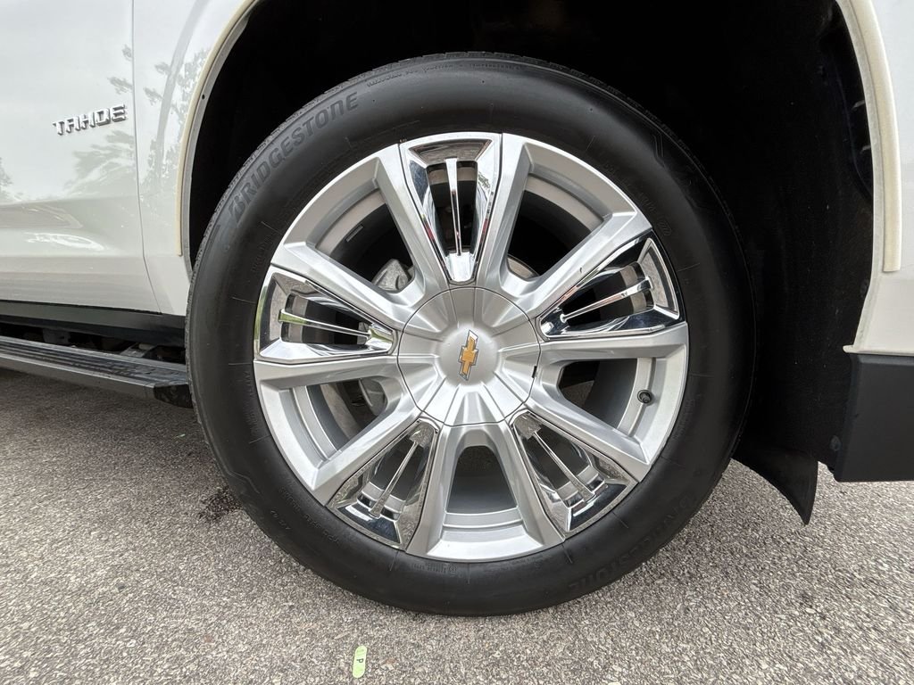 Used 2022 Iridescent Pearl Tricoat Chevrolet High Country image 19