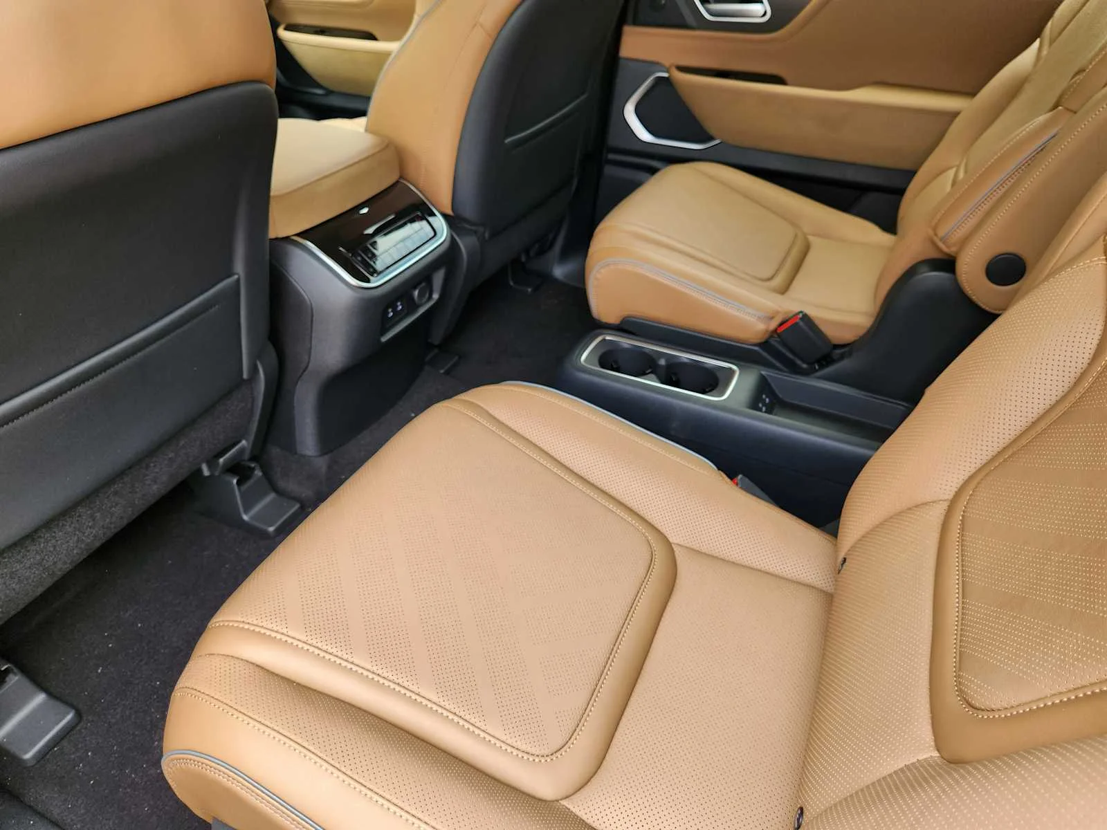 New 2026 BLACK OBSIDIAN INFINITI Luxe 2WD image 20