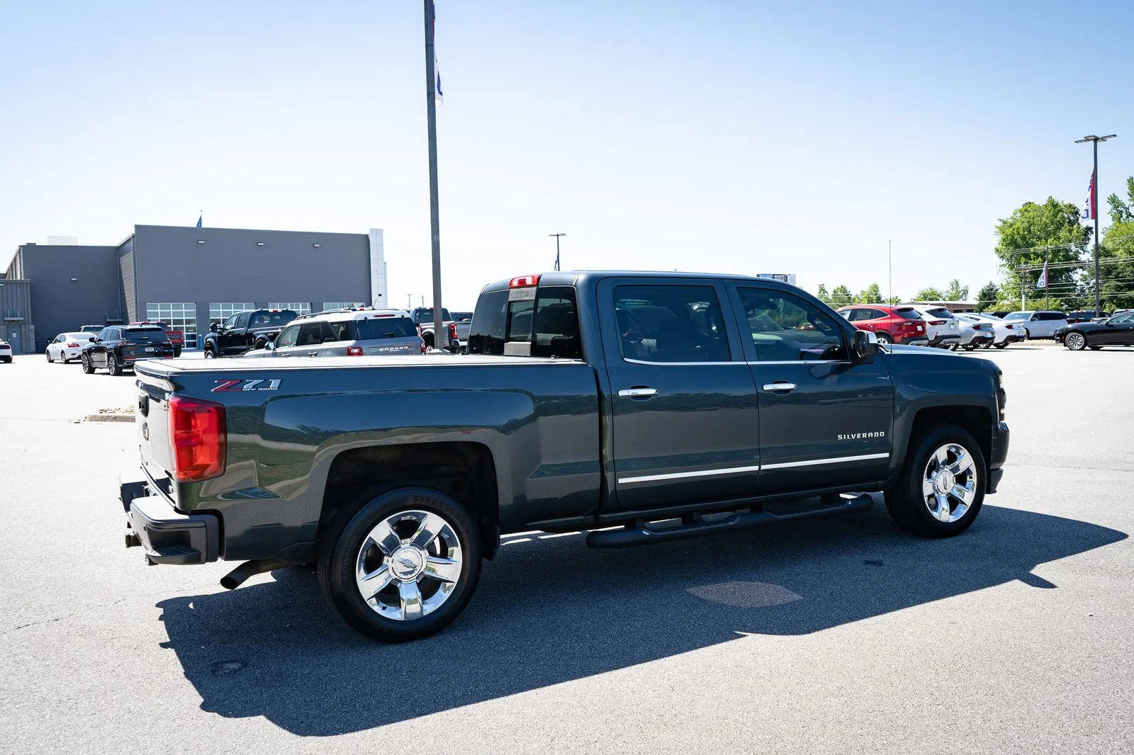 Used 2018 Gray Chevrolet LTZ image 9