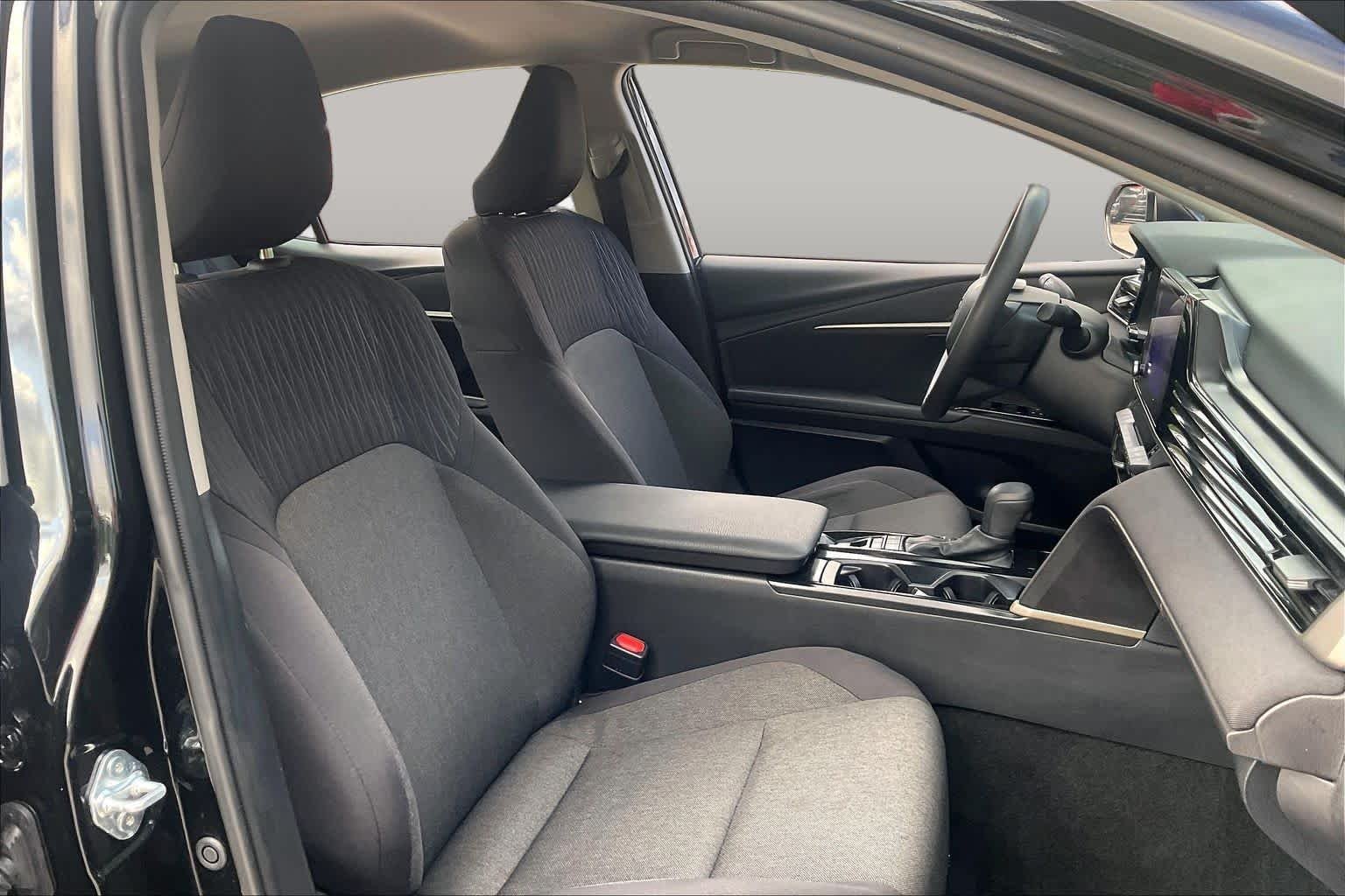 Used 2025 Midnight Black Metallic Toyota LE image 9