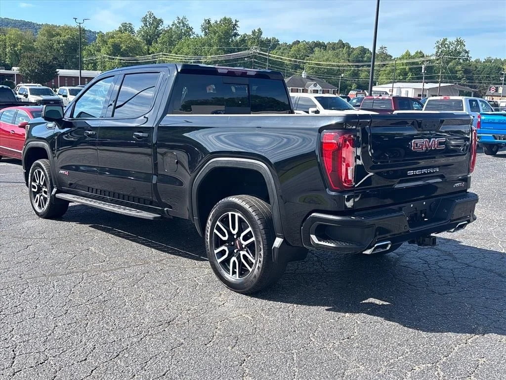 Used 2022 Black GMC AT4 image 5
