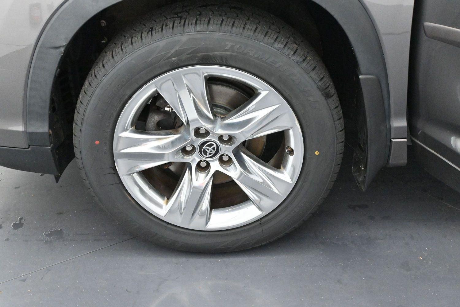 Used 2019 Predawn Gray Mica Toyota Limited image 43
