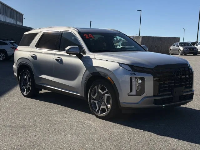 Used 2024 Silver Hyundai SEL image 15