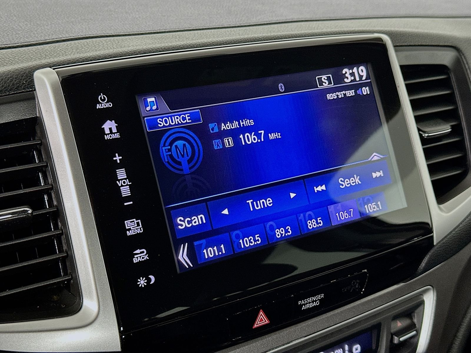 Used 2018 White Diamond Pearl Honda EX image 14